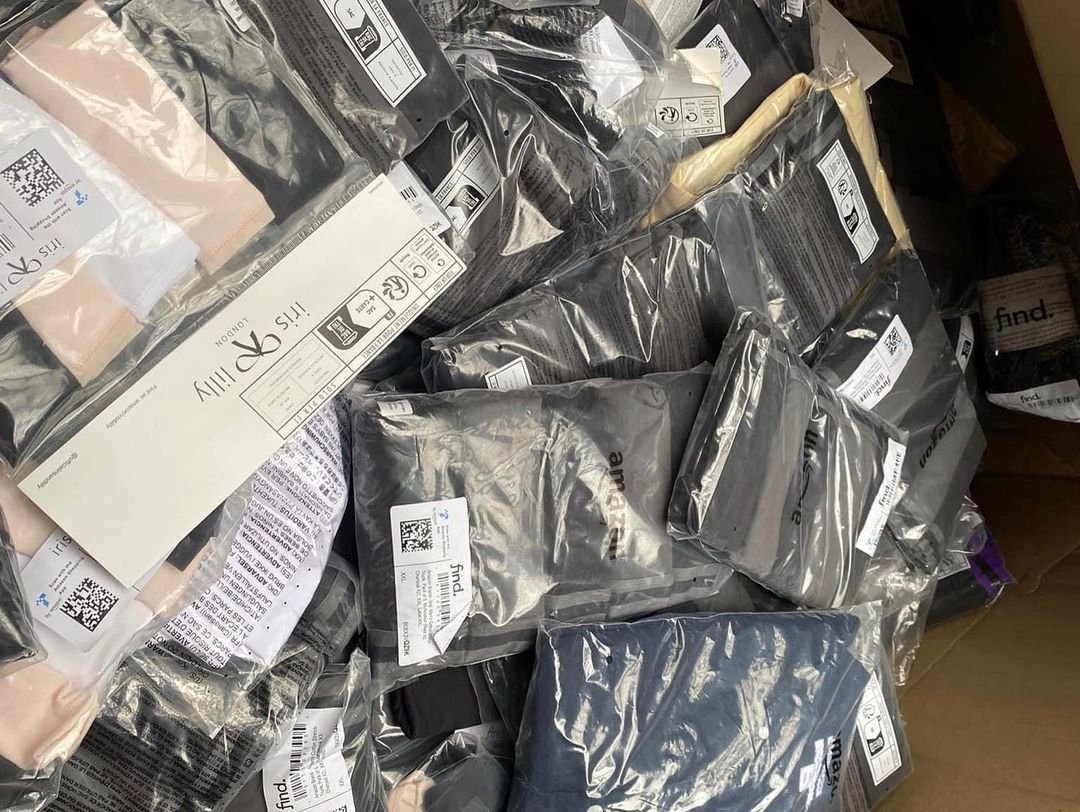AMAZON named branded clothing pallets1